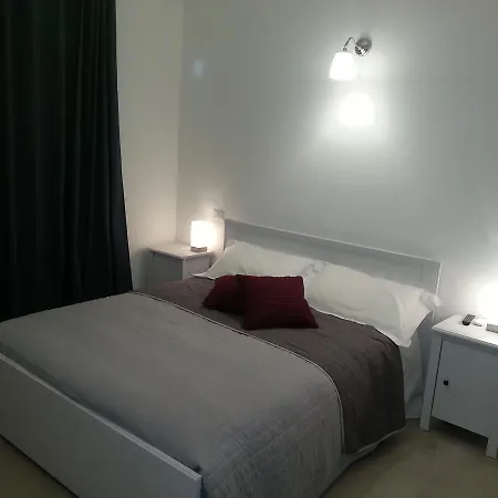 فندق مبيت وإفطار Ai Lattarini House