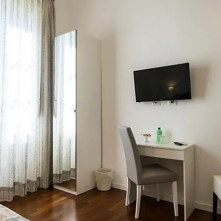 Ai Lattarini House Bed & Breakfast 4*