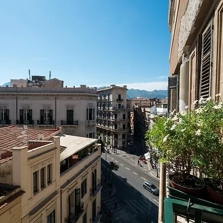 فندق مبيت وإفطار Ai Lattarini House باليرمو
